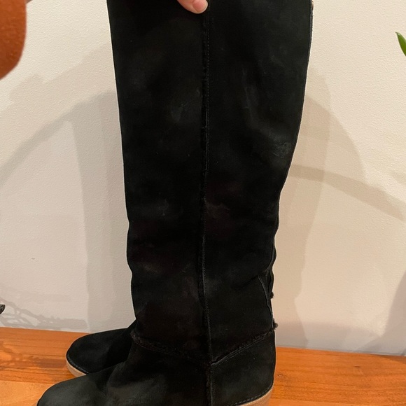 Ugg‎ Black Kasen Black Suded Tall 3” Heel Boots Size 10 - Picture 2 of 10
